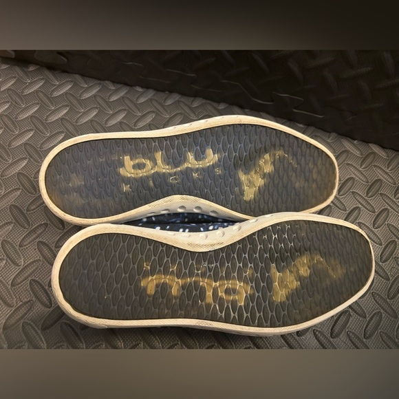 blu kicks Blue Whale Shark Womens Sz 10 Slip-on Recycled Canvas Rubber sole shoe - Picture 3 of 8